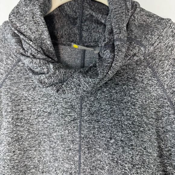 Gwen Cozy Pullover Size Medium - Picture 12 of 16